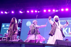 Famous singer Akhtar Chanal performing during mega event of Pakistan Independence Day & Marka-e-Haq grand celebration at Rani Bagh