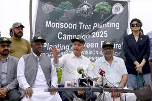 Federal Minister for Climate Change and Environmental Coordination, Dr. Musadik Malik, offering prayers after planting saplings to launch the monsoon plantation drive at Bagh-e-Ibn-e-Qasim, Clifton.