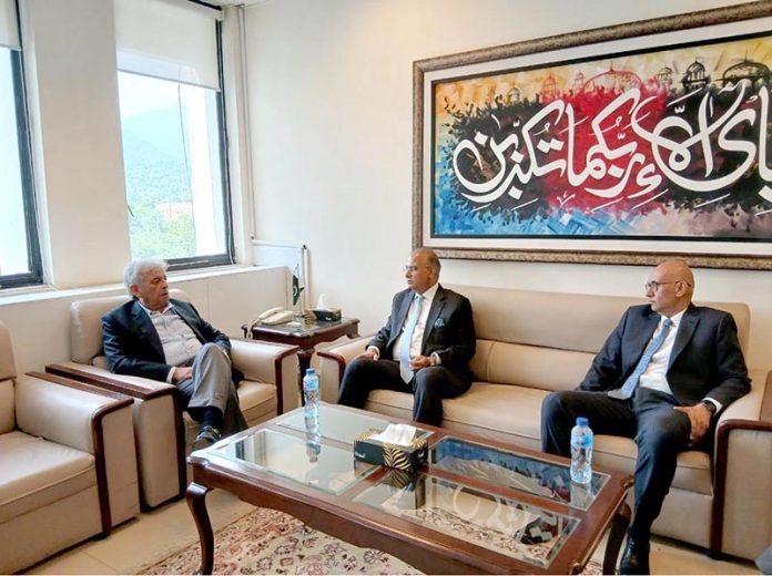Federal Minister for National Food Security & Research Rana Tanveer Hussain meeting with CEO of Fauji Fertilizer Company Limited (FFCL) Jahangir Piracha to discuss fertilizer availability, pricing, and quality