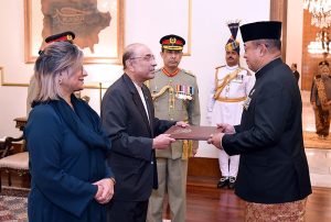 Ambassador-designate of the Republic of Indonesia / Chairman of ASEAN Countries, Mr. Chandra Warsenanto, presenting his credentials to President Asif Ali Zardari at Aiwan-e-Sadr.