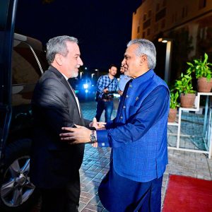 Deputy Prime Minister and Foreign Minister, Senator Mohammad Ishaq Dar, receives Iranian Foreign Minister, Seyyed Abbas Araghchi, at Ministry of Foreign Affairs