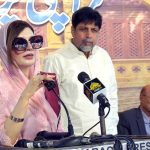 Mushaal Mullick, wife of Kashmiri Hurriat leader Yasin Malik talking to media persons during her visit to Karachi Press Club