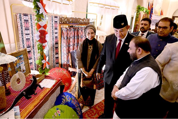 Federal Minister for National Heritage and Culture, Aurangzeb Khan Khichi and visits stalls at the “58 ASEAN Day” towards an inclusive & Sustainable ASEAN Future celebrated in a local hotel
