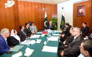 Hon'ble Chief Justice of Pakistan in meeting with delegation of Sindh High Court Bar Association at Supreme Court Branch Registry. Hon'ble Chief Justice of Sindh High Court is also present in the meeting.