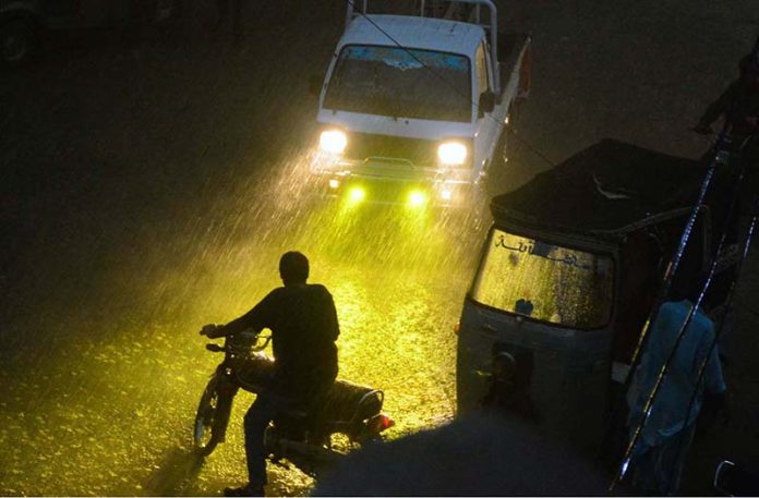 A view of heavy downpour experiencing in the city