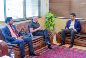 Coordinator to the Prime Minister on Commerce, Rana Ihsaan Afzal Khan, and DG Textile, Mudassar Raza Siddiqi, meet with Umar Bin Asad, Country Head & VP of Li & Fung Pakistan – Focused on enhancing Pakistan’s role in global textile and apparel supply chains. APP/IQJ/ABB