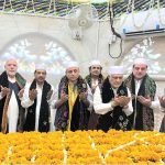 Deputy Prime Minister and Foreign Minister, Senator Mohammad Ishaq Dar, Federal Minister for Communications Abdul Aleem Khan and others are offering "Fateha" on 982nd Urs of Syed Ali Hajveri