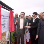 PPP Chairman Bilawal Bhutto Zardari unveils the plaque to inaugurate the New Hub Canal, alongside Sindh Chief Minister Syed Murad Ali Shah, Karachi Mayor Murtaza Wahab