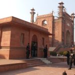 US Consul General pays respects at Iqbal’s mausoleum; visits Badshahi mosque