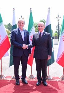 PM warmly receives Iranian President; given a guard of honour 