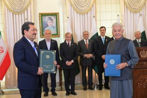 Pakistan, Iran keen to boost bilateral trade volume to $10bn: PM 