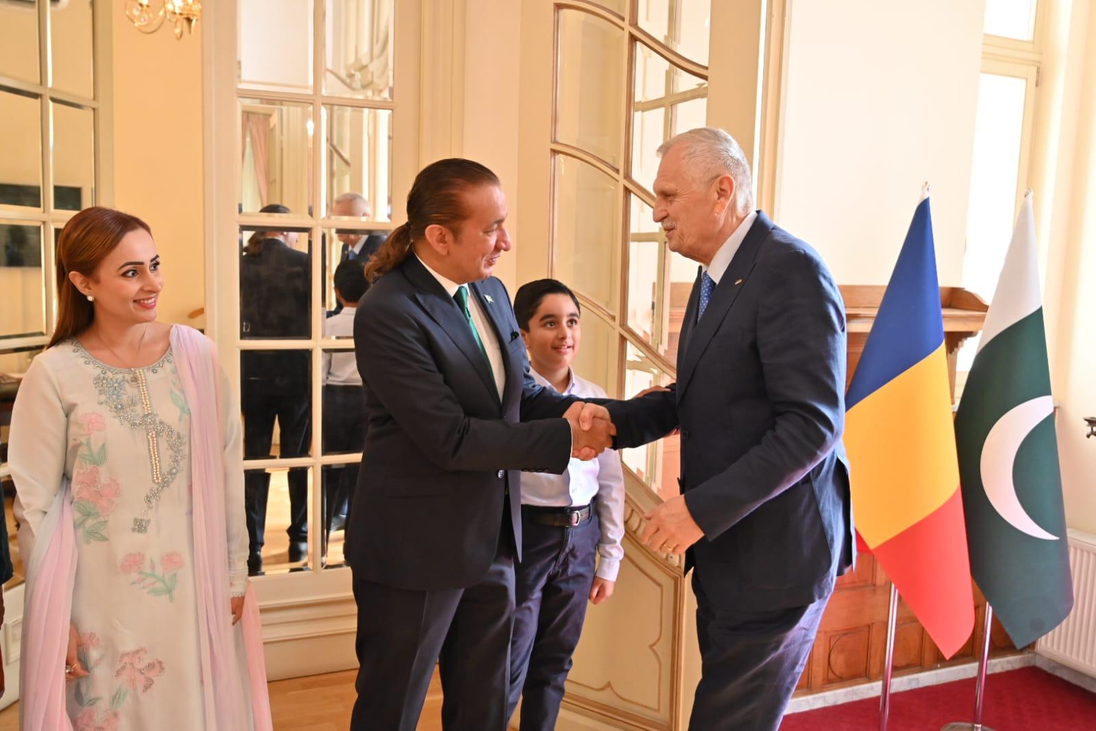 Pakistan's embassy in Romania marks Independence Day with zeal