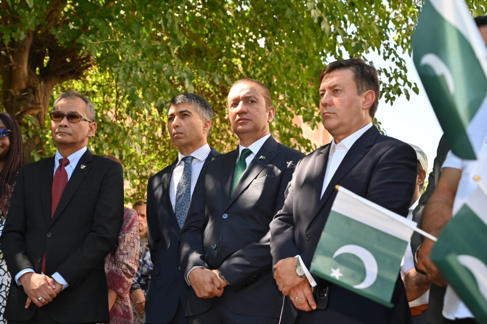 Pakistan's embassy in Romania marks Independence Day with zeal