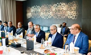 Pakistan, Bangladesh sides discuss ways to promote economic, commercial cooperation 
