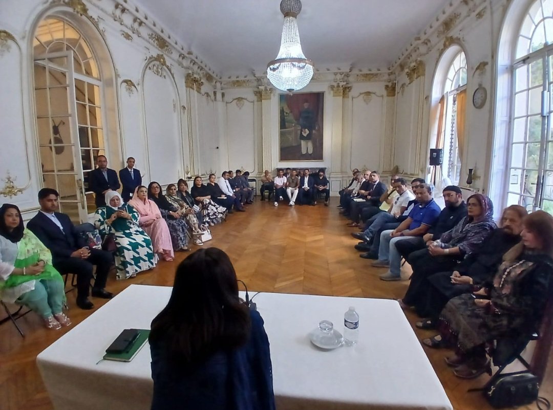 Amb. Baloch holds interaction with Pakistani diaspora in Paris