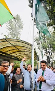 CDA Chief hoists flag, kicks off Islamabad’s Independence Day festivities