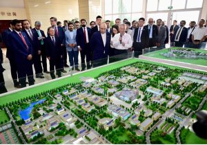 President Zardari visits Kashgar University
