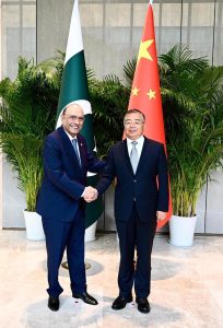 President Asif Ali Zardari shaking hands with Mr. Li Shulei, Member of the Political Bureau and Secretariat of the Communist Party of China Central Committee and Minister of the Publicity Department of the CPC Central Committee.