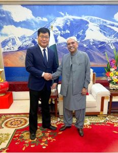 President Asif Ali Zardari shaking hands with Dr Yunchun Yang, Owner and CEO of Serene Air, during a meeting