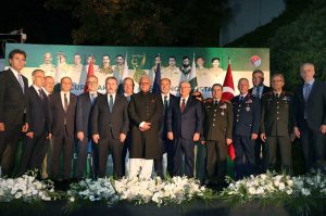 Ambassador of Pakistan to Turkiye Dr. Yousaf Junaid in a group photograph with Turkiye's Minister of National Defence, Yasar Güler and Turkish dignitaries on Defence & Martyrs Day Reception