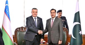 Speaker National Assembly Sardar Ayaz Sadiq receives Speaker of the Legislative Chamber of the Oliy Majlis of Uzbekistan, Mr. Nuriddin Ismoilov, on his arrival at Parliament House