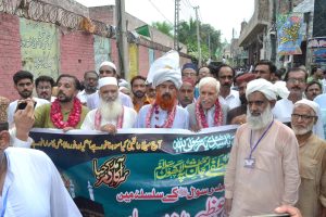 Federal Minister for Investment Board Qaiser Ahmad Sheikh participating Central Markazi Anjuman Raza E Mustafa Eid Milad Nabi PBUH Rally