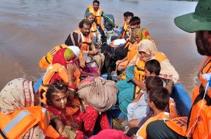 Rescue 1122 workers evacuate flood victims to safer locations amid rising water level