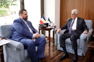 Ambassador of Romania, Dan Stoenescu calls on Minister for Defence, Khawaja Muhammad Asif