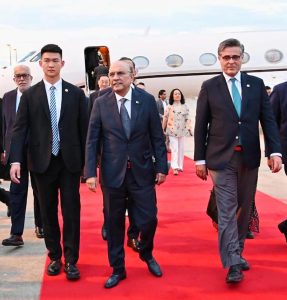 President Asif Ali Zardari being received at Chengdu Shuangliu International Airport by Vice Foreign Minister of China, Mr. Sun Weidong; Vice Governor of Sichuan Province, Mr. Huang Ruixue; Pakistan’s Ambassador to China, Mr. Khalil Hashmi and Chinese Ambassador to Pakistan, Mr. Jiang Zaidong, on his arrival for an official visit to China