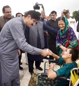 Sindh Chief Minister Syed Murad Ali Shah, flanked by cabinet members, addresses the media at Mazar-e-Quaid