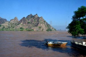A second wave of heavy flooding with 555,000 cusecs overflowed the Chenab River, inundating 141 villages, while last week’s 855,500 cusec flood had already damaged hundreds of settlements. Floodwater is now heading towards Tehsil Bhowana