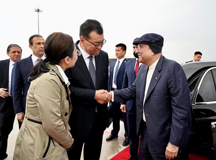 President Asif Ali Zardari being seen off at Urumqi airport by Mr Yusupjan Memet, Vice Governor of Xinjiang, along with Chinese and Pakistani officials, before departing for Kashgar