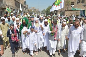 Pir Syed Inayat Ali Shah leading a public gathering of devotees visits the shrine of Hazrat Sheikh Junaid Baba Ji on Eid Milad-un-Nabi (SAWW)