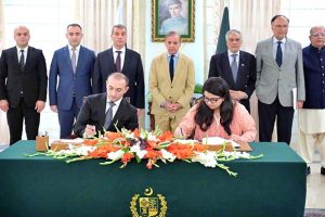 Prime Minister Muhammad Shehbaz Sharif witnesses singing of an agreement between State Agency for Public Service and Social Innovation of Azerbaijan and Ministry of Information Technology and Telecommunications with regard to Asaan Khidmat Centre