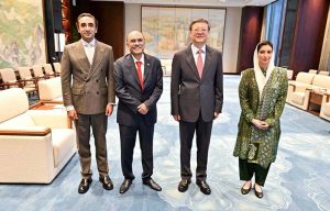 President Asif Ali Zardari, First Lady Bibi Aseefa Bhutto Zardari and Chairman PPP Bilawal Bhutto Zardari in a group photo with CPC Shanghai Secretary, Chen Jining.