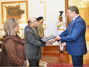 H.E. Mr. Raimundas Karobalis, Ambassador-designate of the European Union, presenting his credentials to President Asif Ali Zardari at Aiwan-e-Sadr
