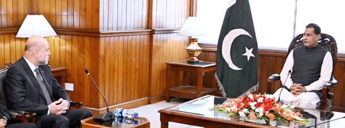 Advisor to the President of Palestine on Religious Affairs & Chief Justice of the Shariat Court Mr. Mahmoud Siddiqi Alhabash calls on Speaker National Assembly Sardar Ayaz Sadiq at Parliament House