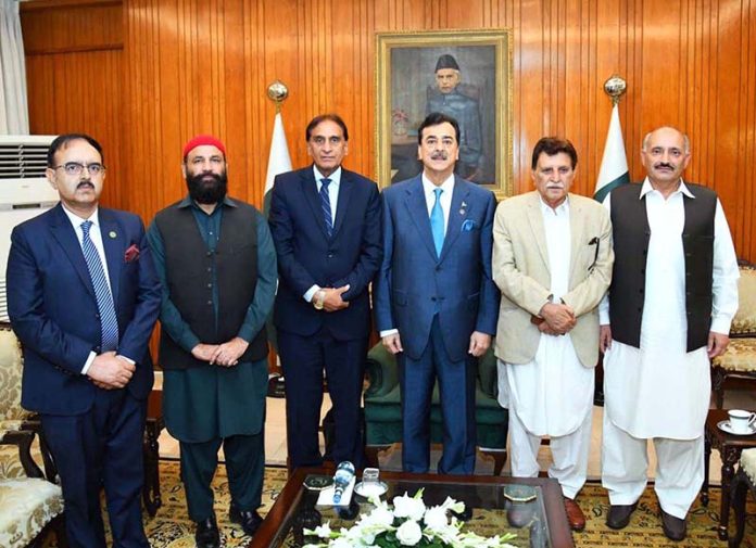 Acting President Syed Yousuf Raza Gilani meeting with Chaudhry Latif Akbar, Speaker of the AJK Legislative Assembly, former Prime Minister of AJK Raja Muhammad Farooq Haider Khan and MLA Hamid Raza at Aiwan-e-Sadr