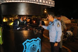 IGP Rizvi Reviews Performance of All Divisions, Issues Strict Directives