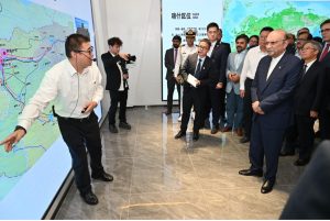 President Zardari visits Kashgar Free Trade Zone