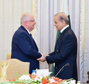 Turkish Defence Minister calls on Prime Minister