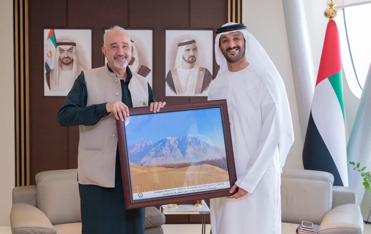Amb. Tirmizi meets UAE minister; reaffirms Pakistan's resolve to deepen ties