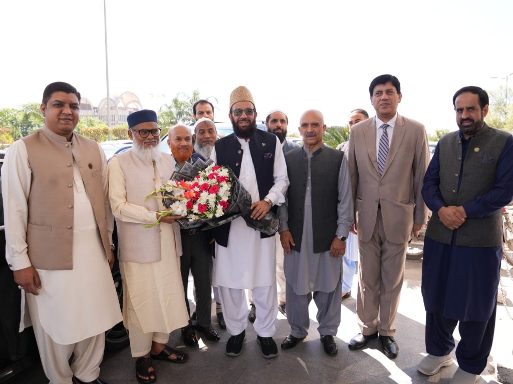 Pakistan, Bangladesh vow closer cooperation on religious affairs, scholar exchanges