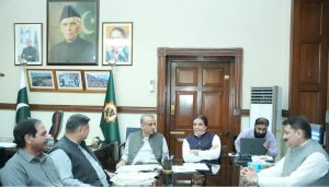 Railways’ one-year reforms hailed as unprecedented; ministers review Lahore station, colonies