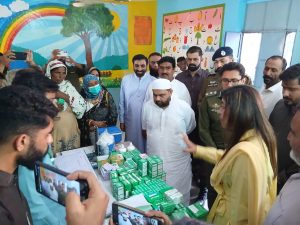 Aurangzeb Khichi visits flood-affected areas of Mailsi