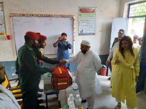 Aurangzeb Khichi visits flood-affected areas of Mailsi