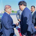 Prime Minister Muhammad Shehbaz Sharif departs Sharm El Sheikh for Islamabad after completing his two day visit to attend Sharm El Sheikh Summit for Peace. Egyptian Minister of Culture Ahmed Fouad Heno seeing off Prime Minister Muhammad Shehbaz Sharif at the Sharm El Sheikh airport. APP/TZD