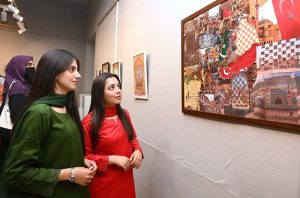 Students visit a photo exhibition organized by the Fine Arts Department at the University of Sargodha’s Art Gallery in connection with the celebrations of Türkiye Republic Day.