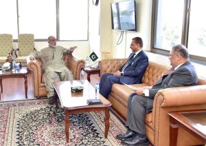 Federal Minister Khalid Hussain Magsi met the newly appointed Rector of COMSATS University Islamabad, Professor Dr. Raheel Qamar.