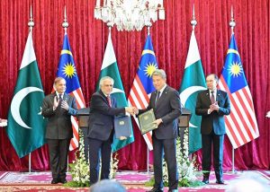 Prime Minister of Pakistan Muhammad Shehbaz Sharif and Prime Minister of Malaysia Dato Seri Anwar Ibrahim witness exchange of memorandums of understanding between Pakistan and Malaysia.